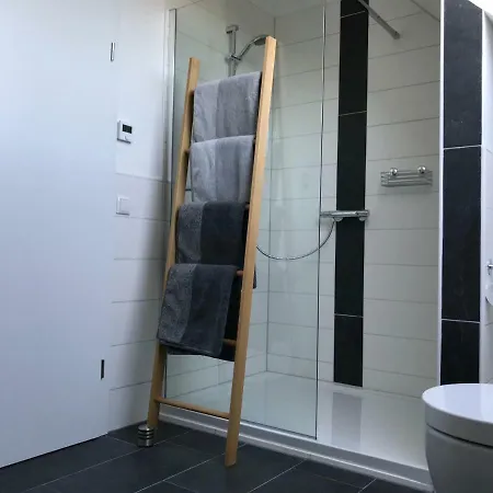 Apartment Scheuring 2.og